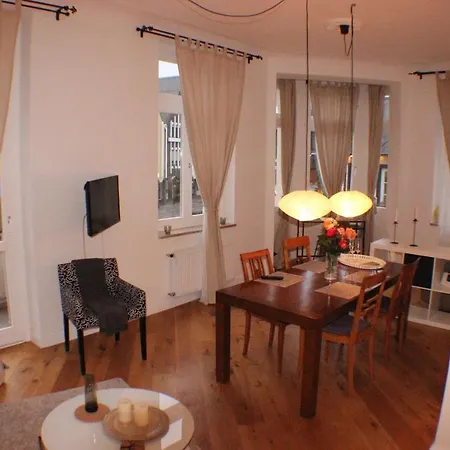 Apartmenthaus Fhs Aennchenplatz 4