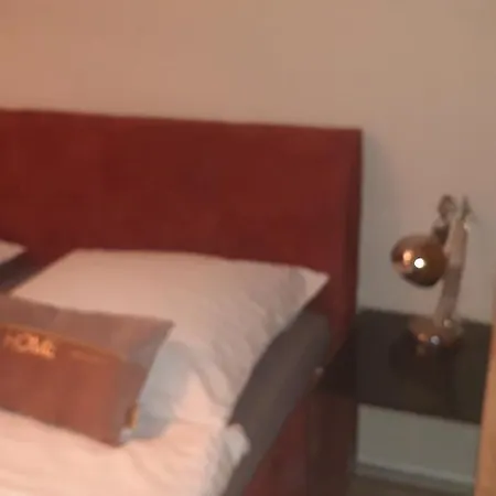 Apartmenthaus Fhs Aennchenplatz 4 Apartment Bonn
