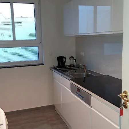 Apartmenthaus Fhs Aennchenplatz 4 Apartment Bonn